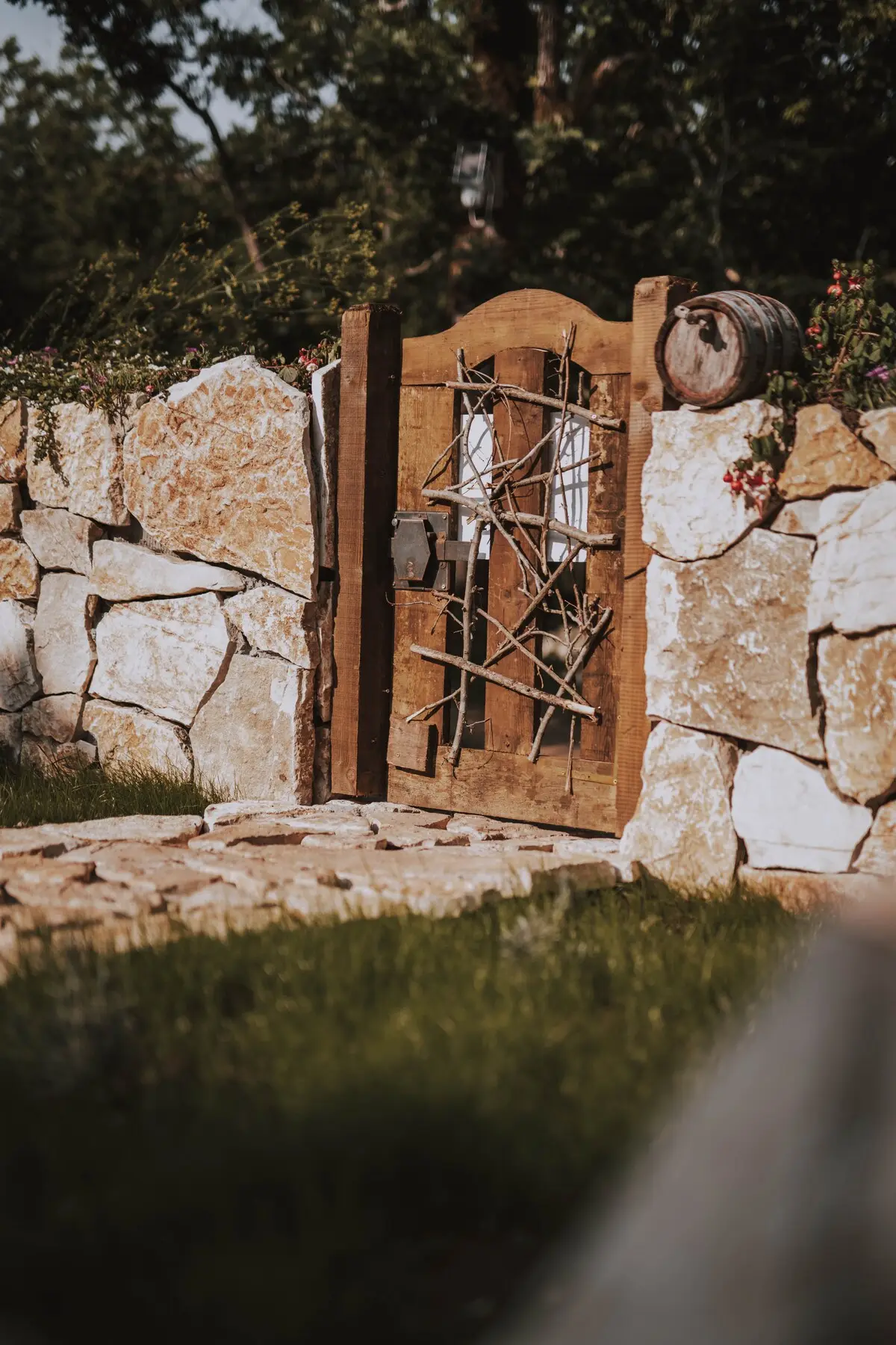 Hobbit House Mostar – Magical Underground Stay