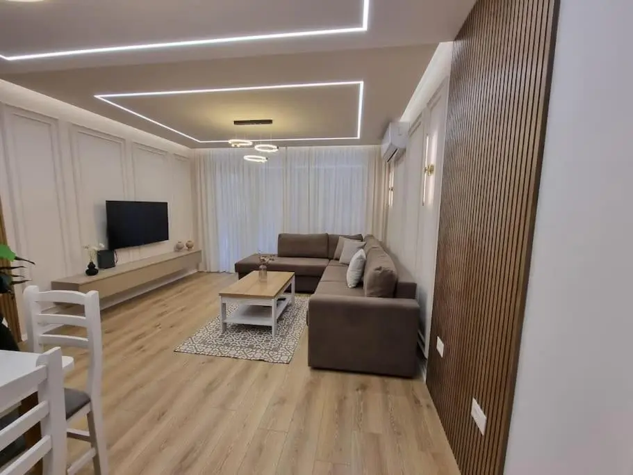 Central Continental Apartment