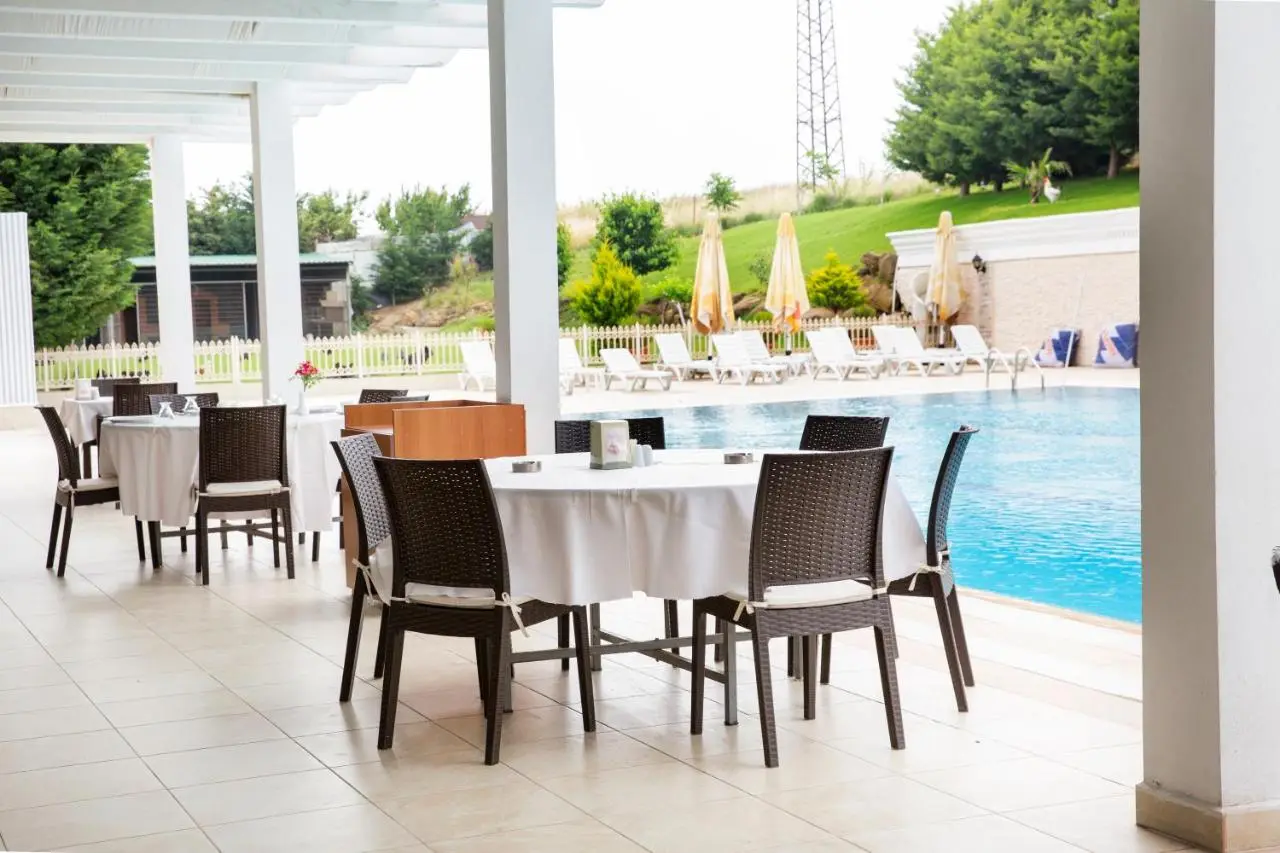 Premier Vista Hotel