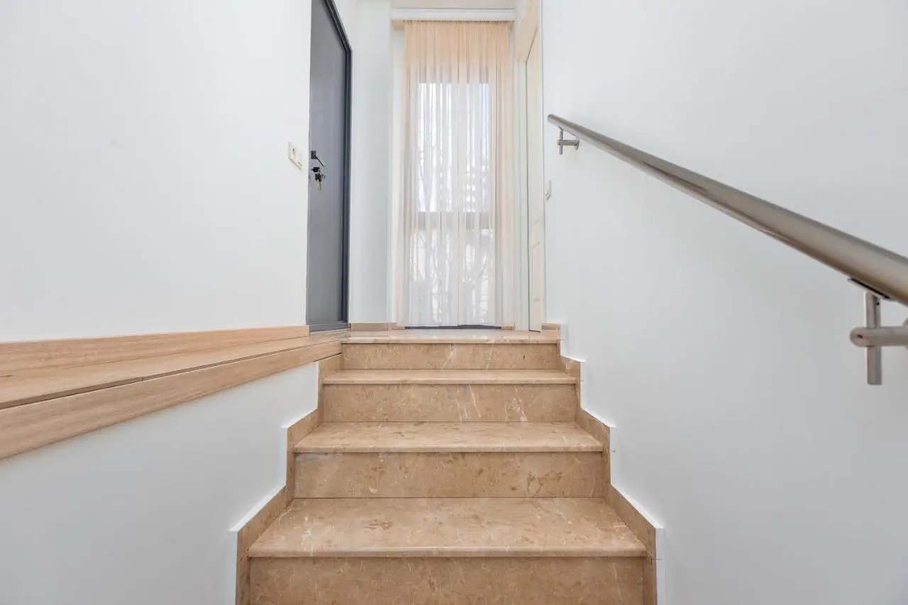 Fresh Air & Panoramic View (Floor 1 & 2)