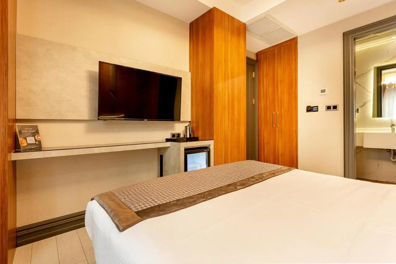 Santra Hotel