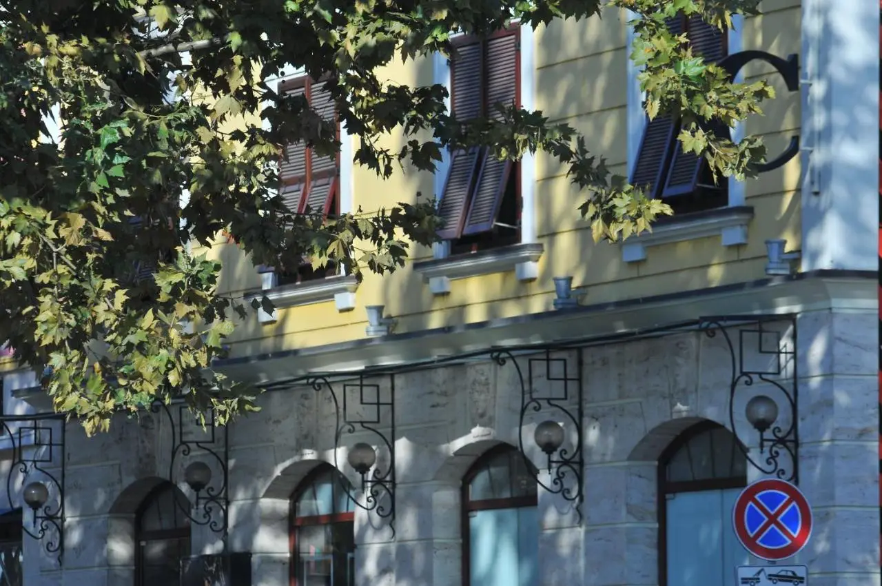 MonarC Hotel
