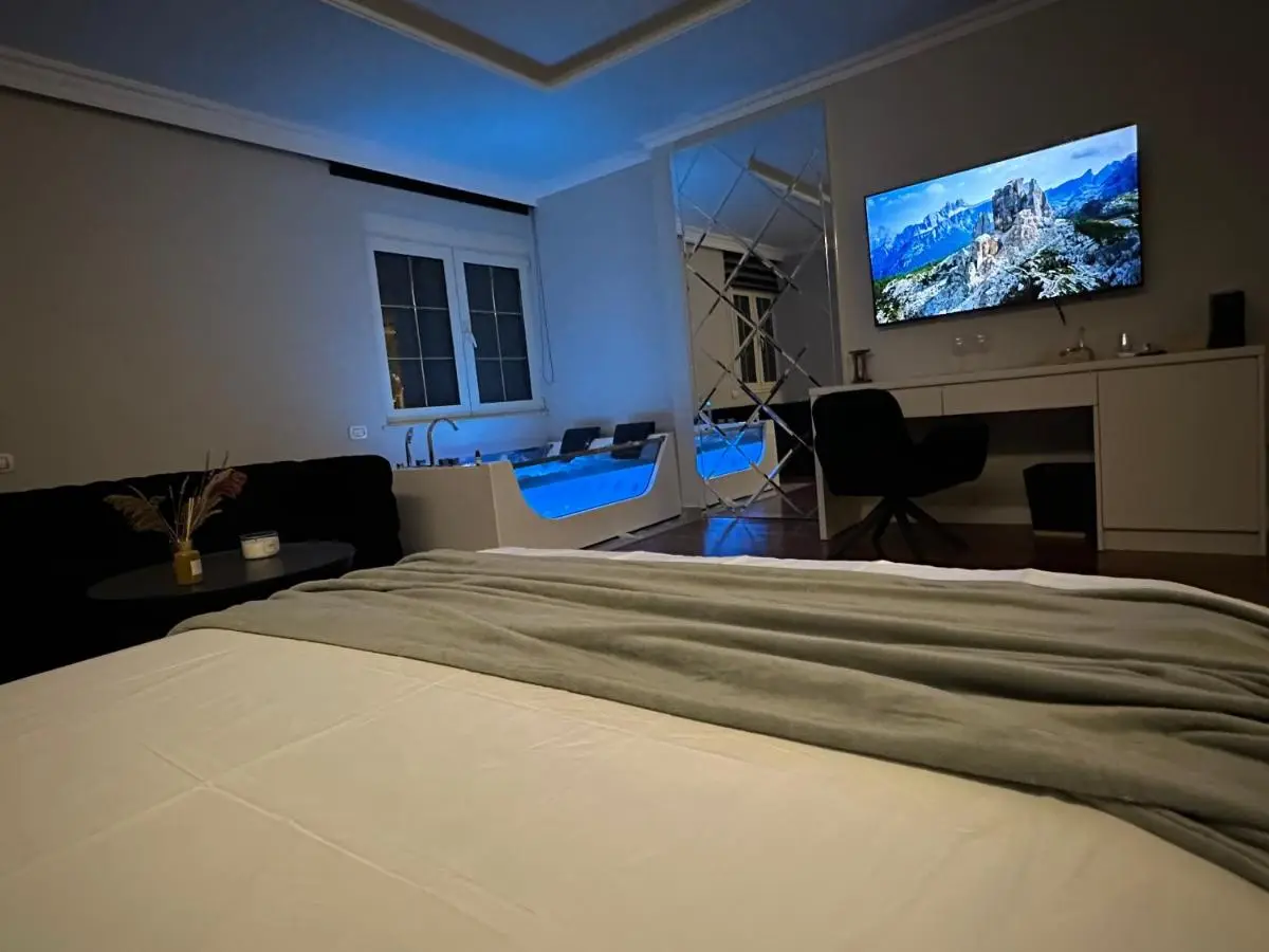 Lunarist Luxury Private Jacuzzi Suites Tirana