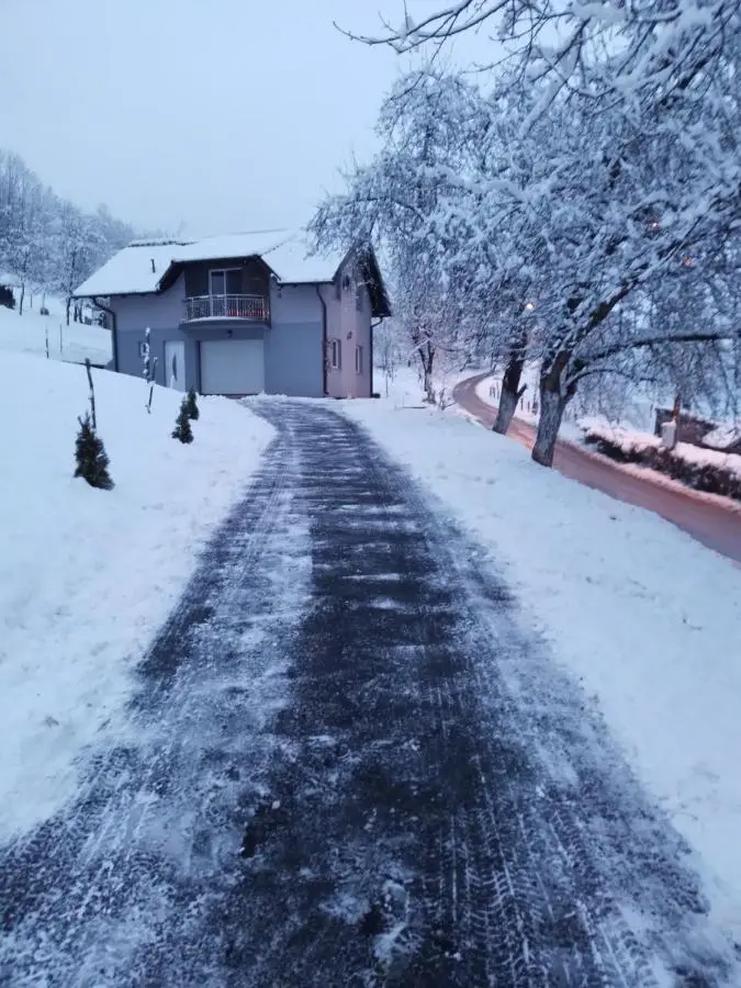 Apartman-vikendica Mihajlović