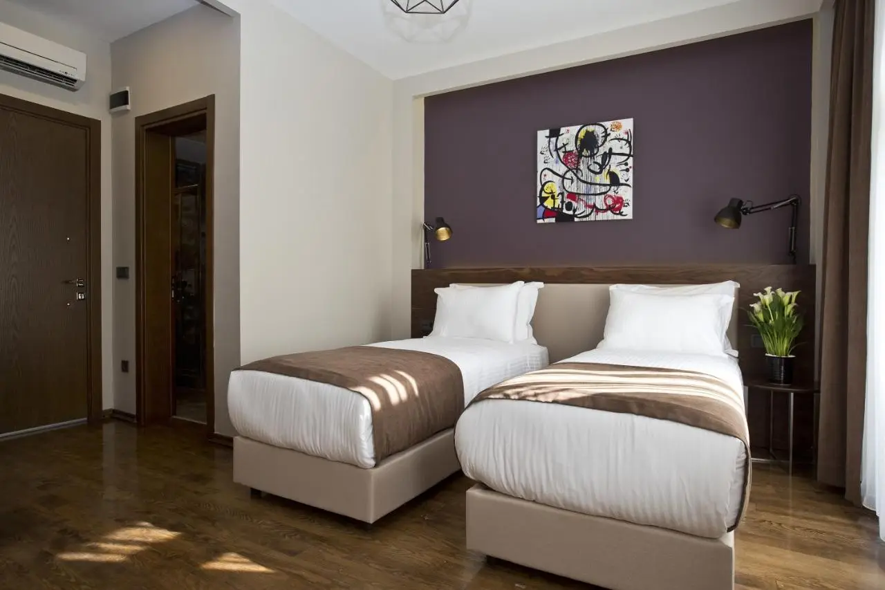 Snog Rooms & Suites
