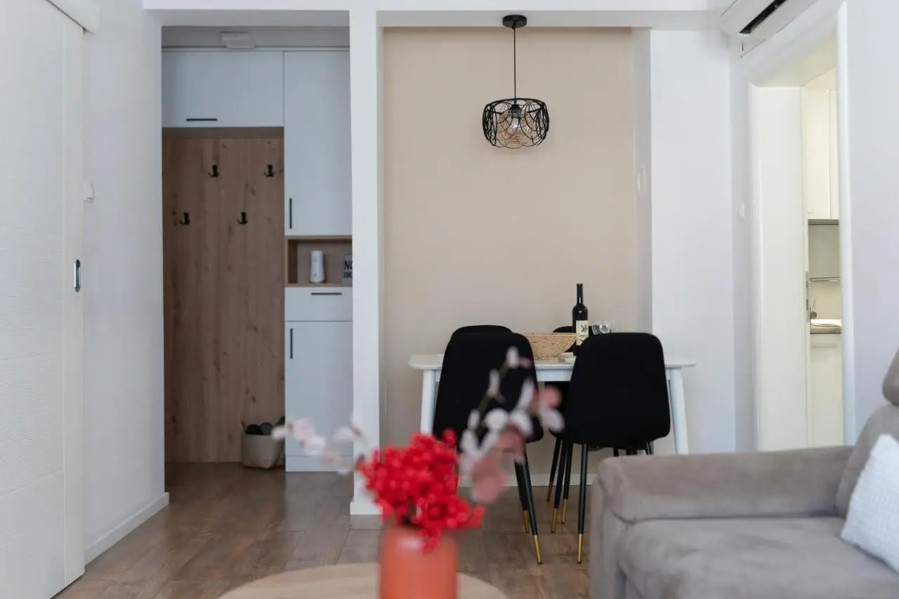 Apartment Naya