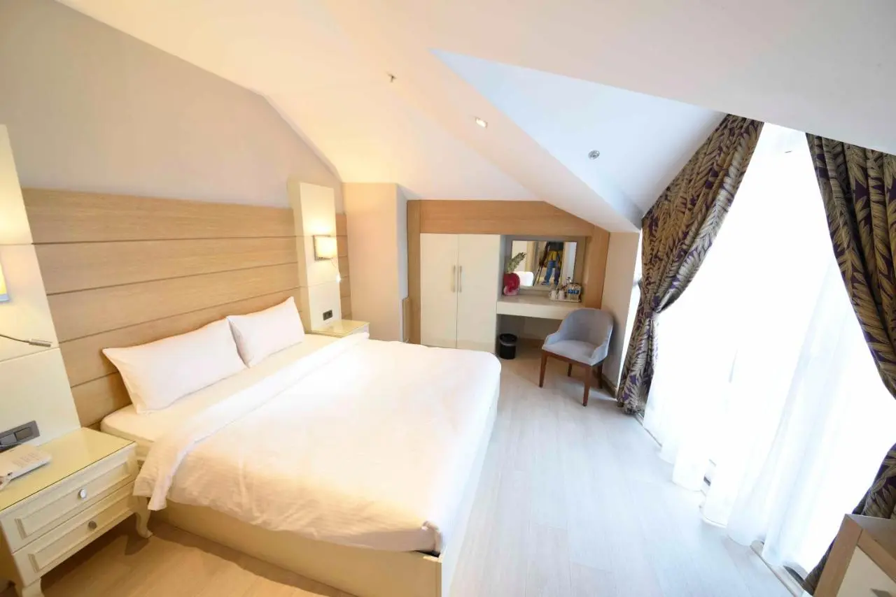 Le Mirage Hotel