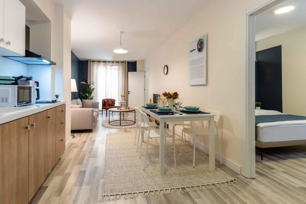 Monnas Suite