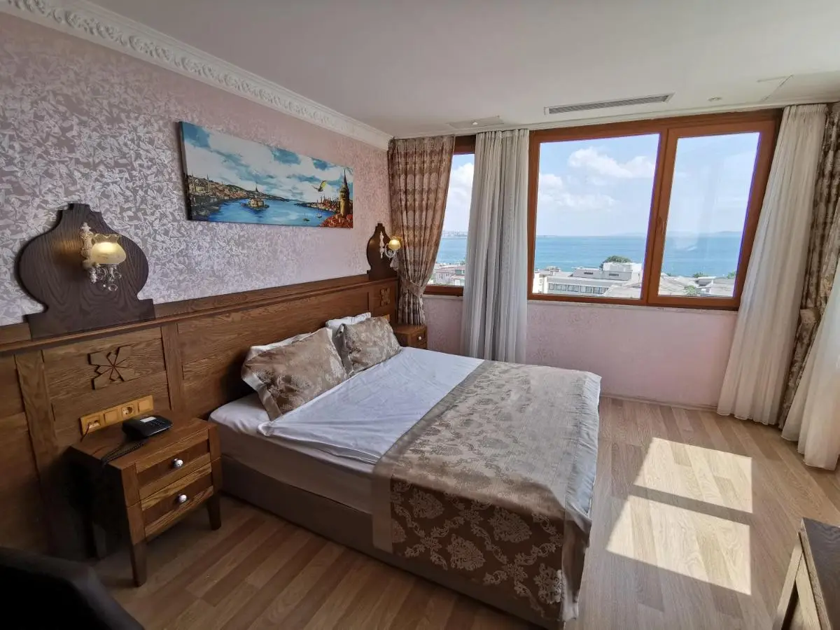 Perapolis Hotel