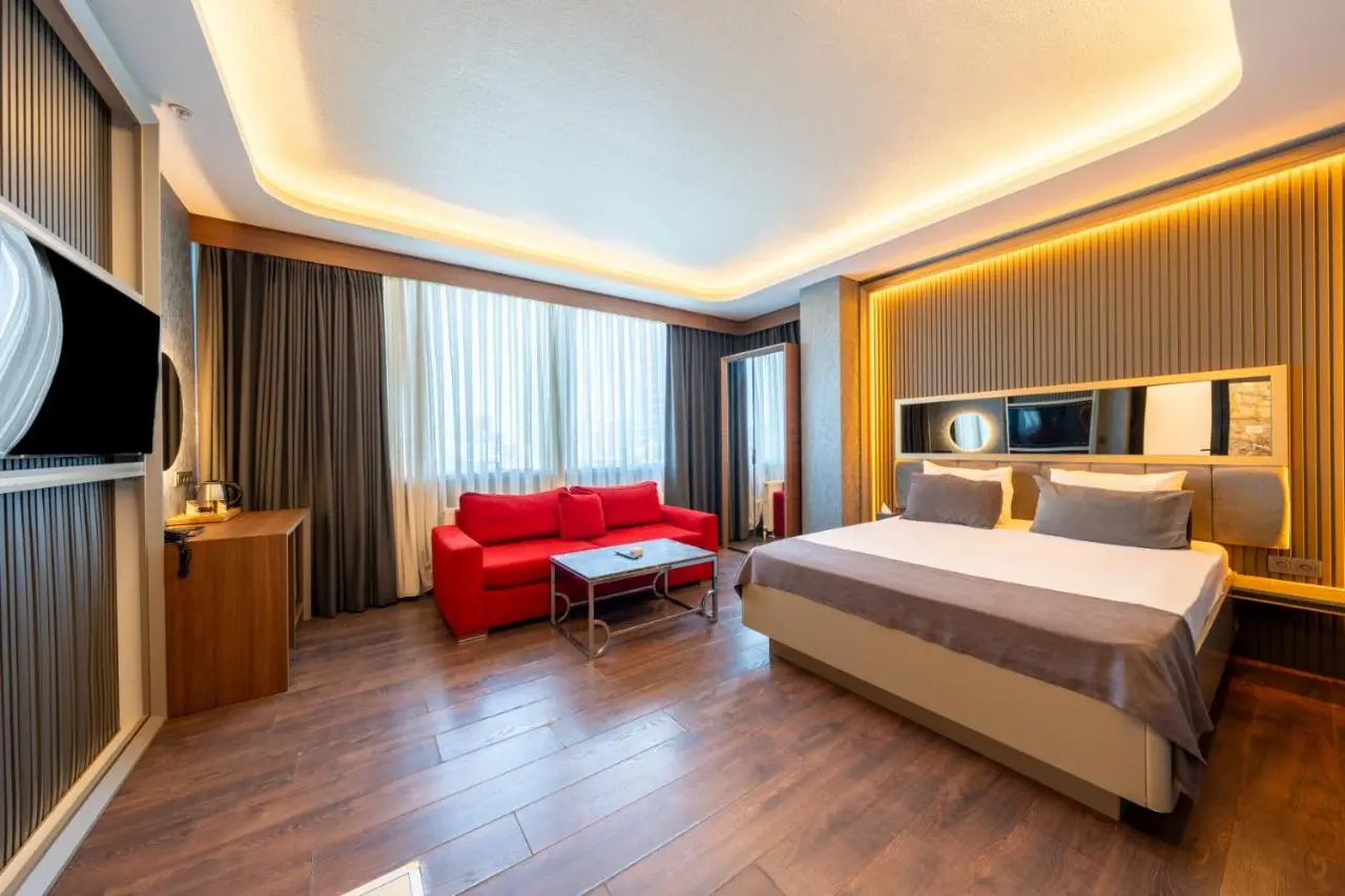 216 Eagle Palace Suite