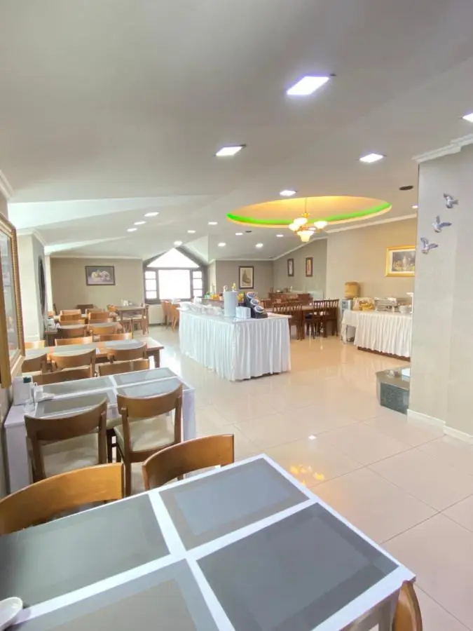 Hotel Kent Ani