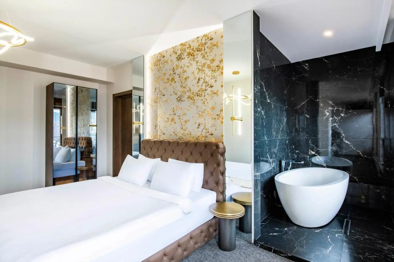 Highgarden Hotel