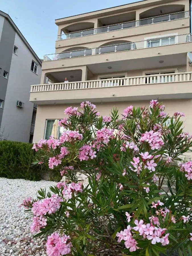 Apartmani Divna