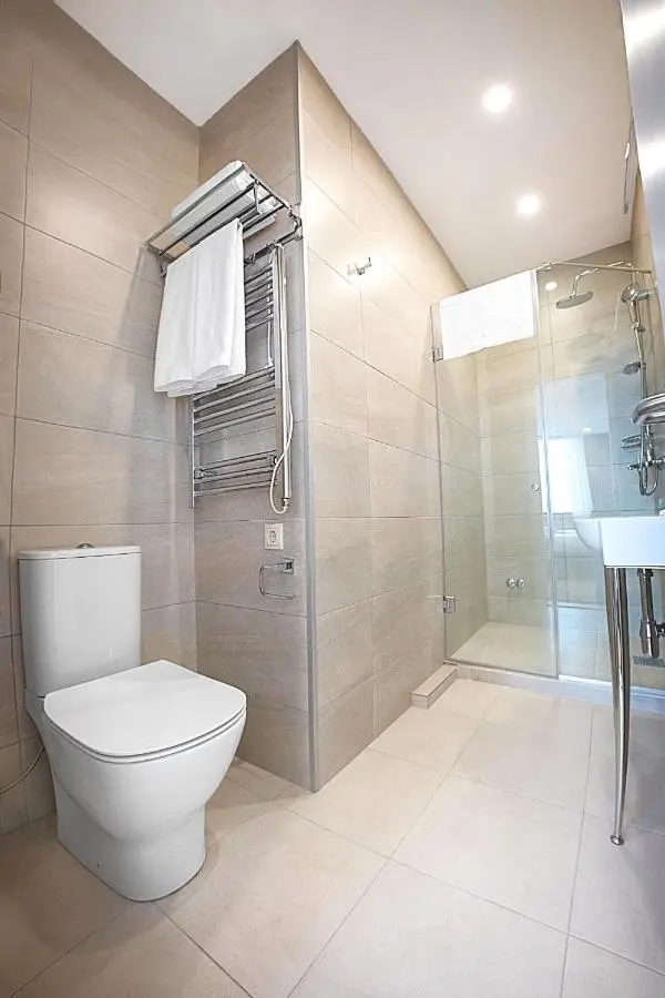 Meta Business Hotel By King David