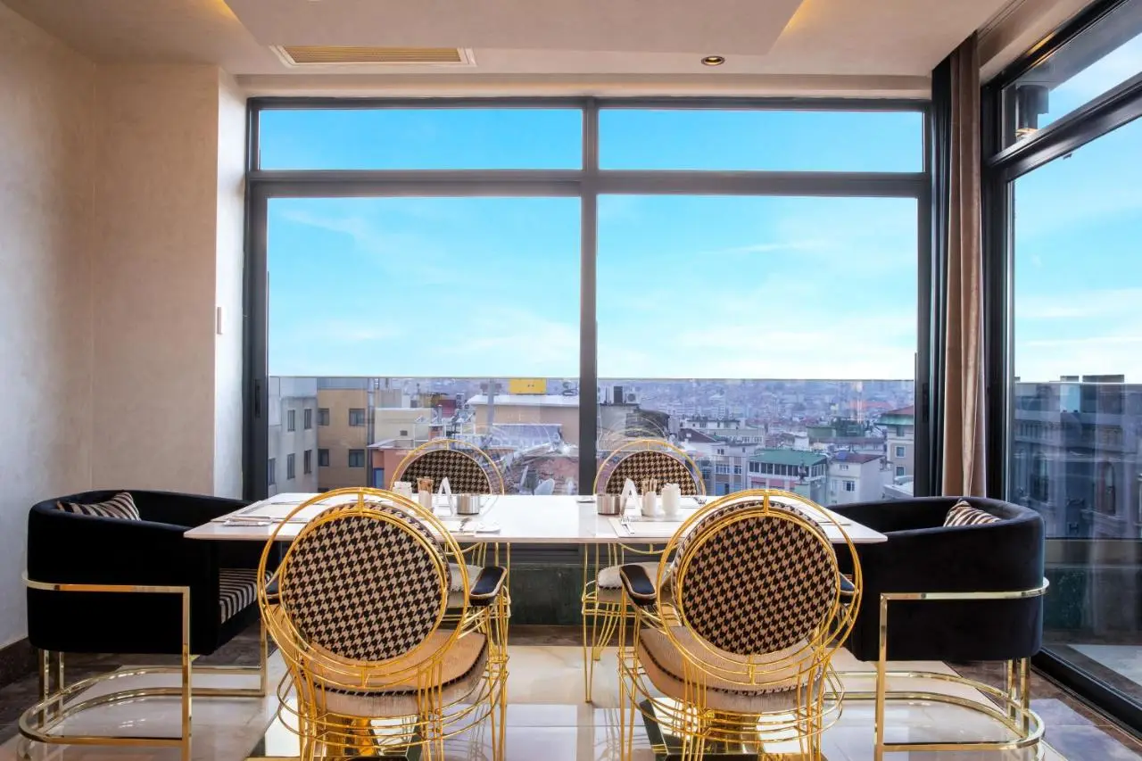Beethoven Senfoni Hotel