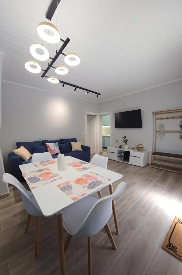 A Cheerful villa with free parking space