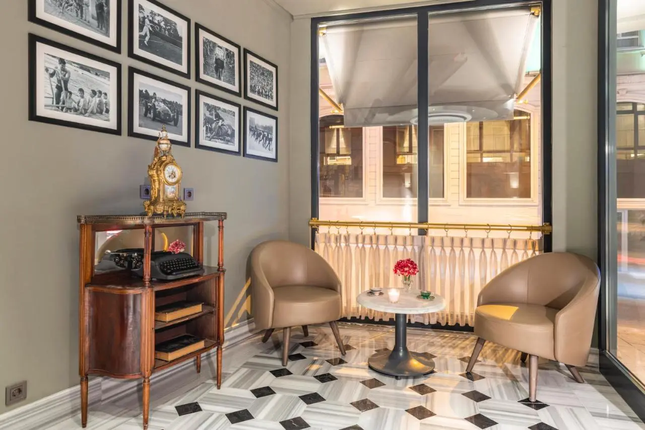 Marius Hotel