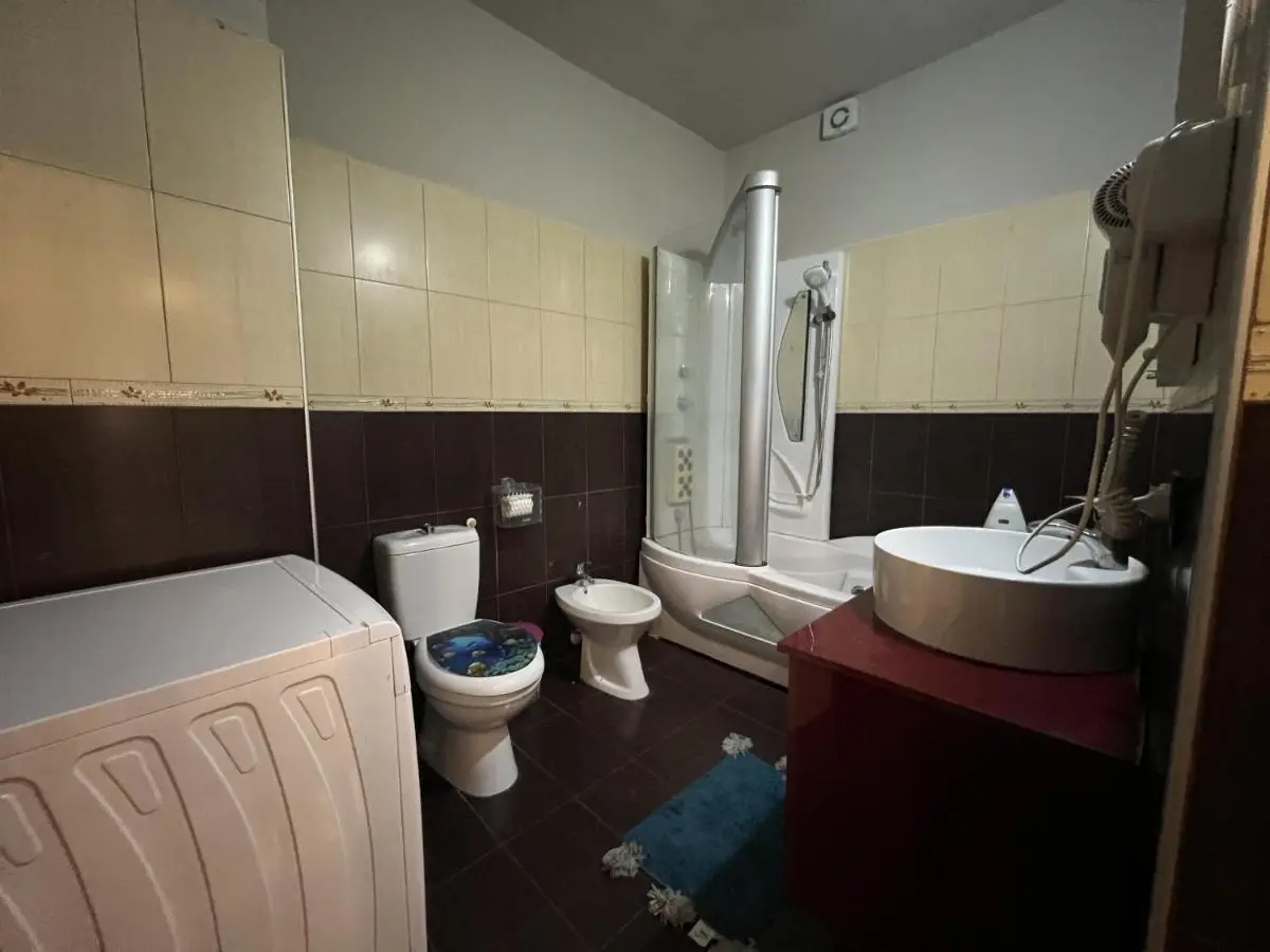 Elly Apartment