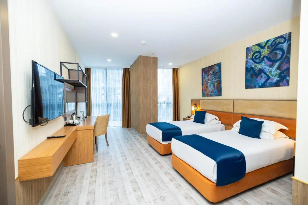 New Wave Hotel