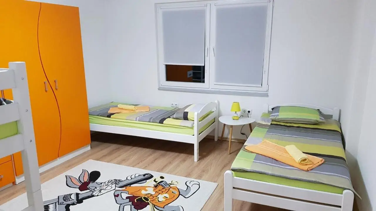Green Garden Apartment