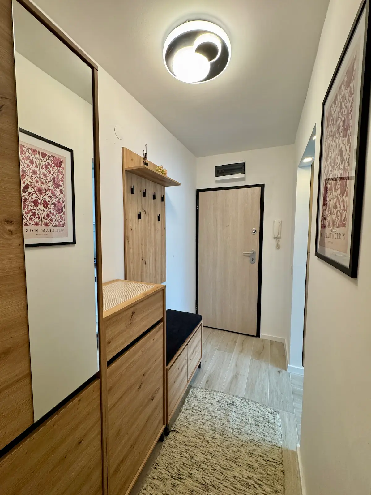 Rose Nest Airport Apartment - Self Check-In