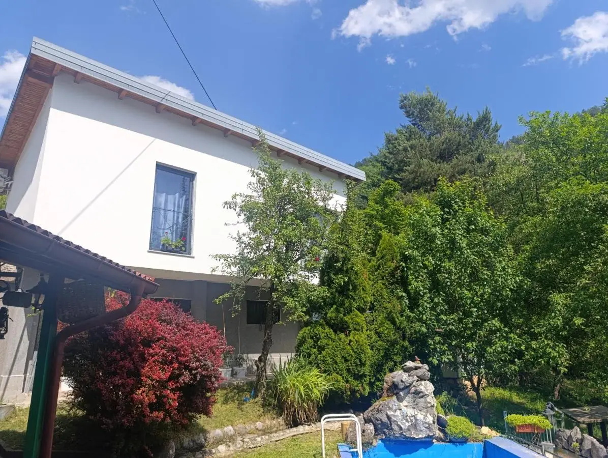 Sarajevo Hills-POOL&JACUZZI private garden Home-Near Old Town