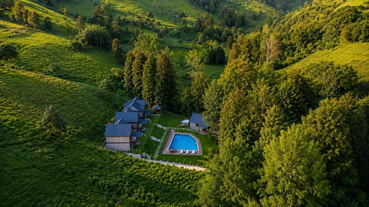Villa Vrosi - فلل وأكواخ فيروز السياحية