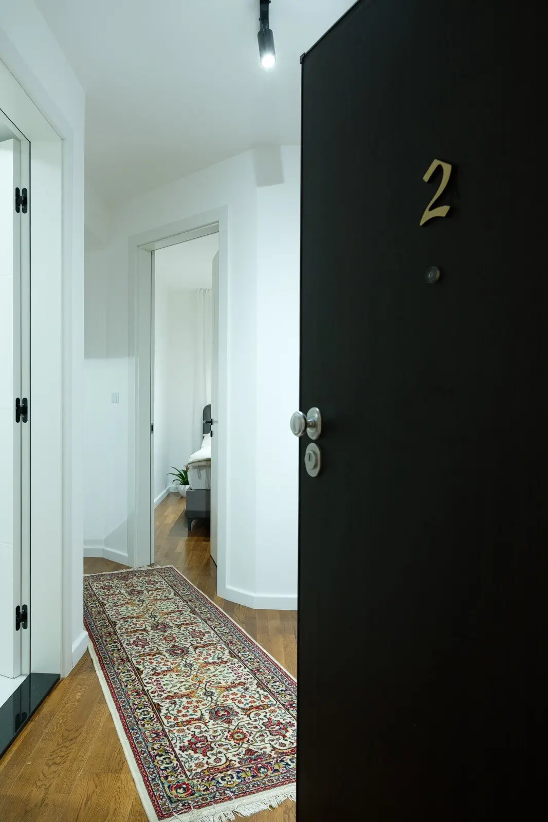 Cozy & Modern 1bedrom apartment-Fre garage parking