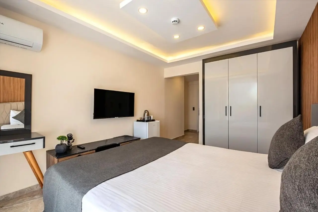 Laristone Suite Spa Hotel