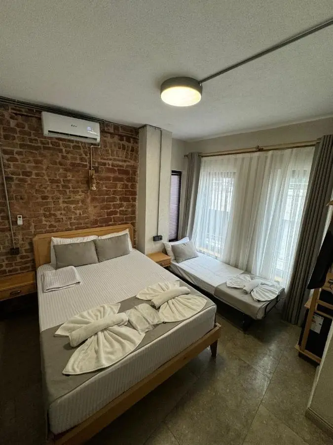 Elegance House Hotel
