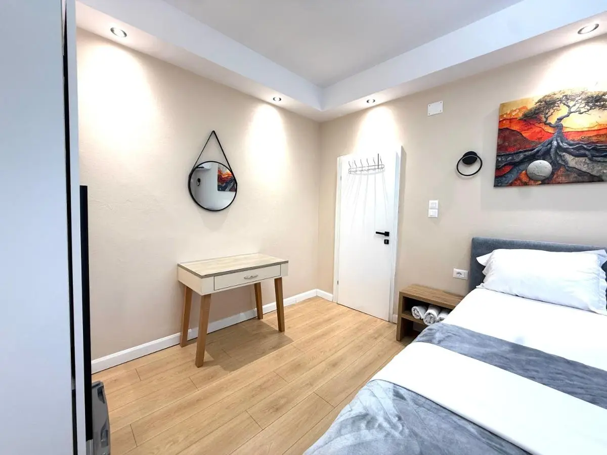 Prime Location - shared Bath