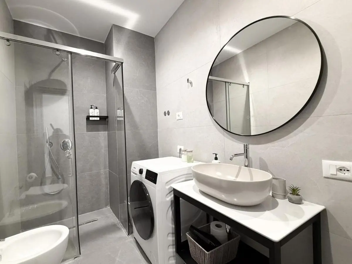 Sea Crest Apartments