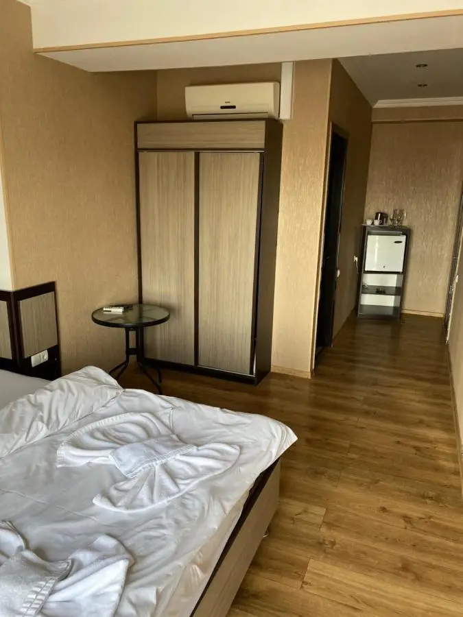 7 Baits Hotel