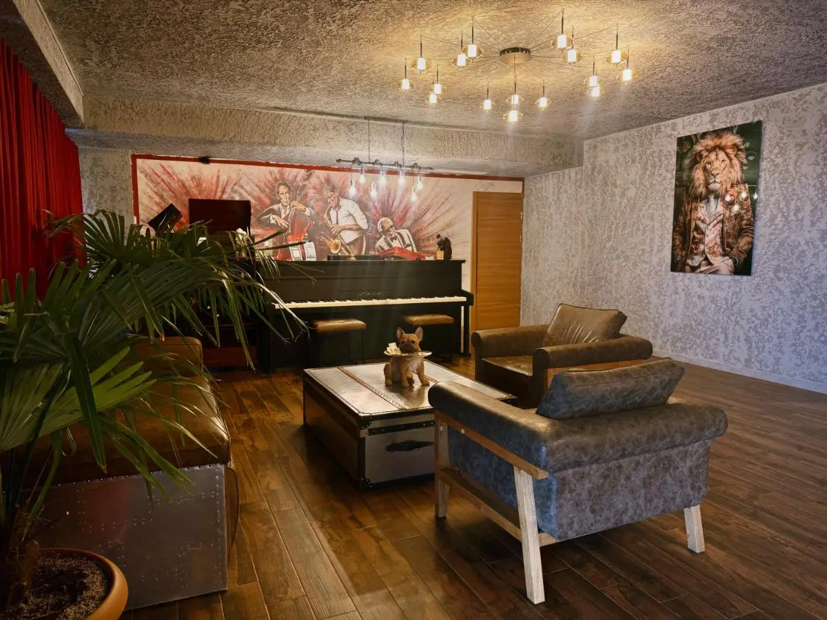 Jazz Hotel