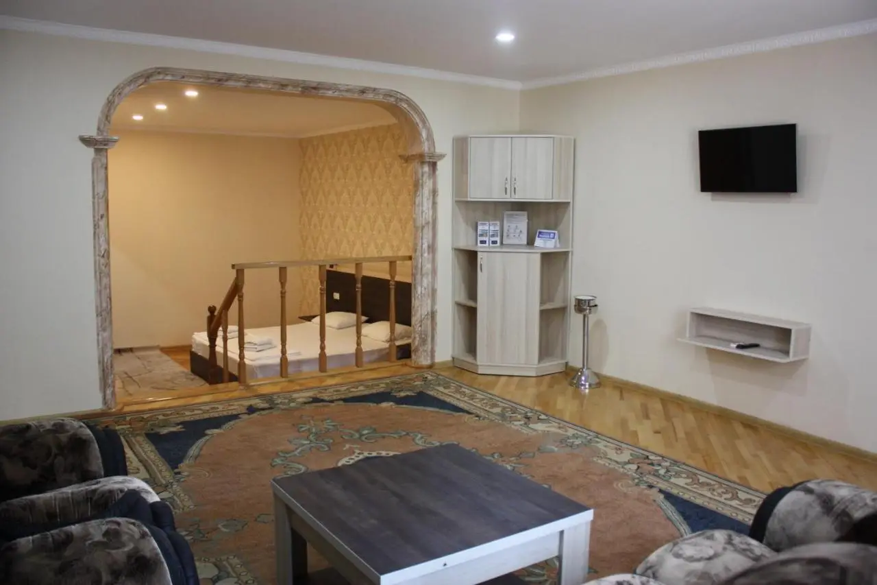 Paradise Hotel
