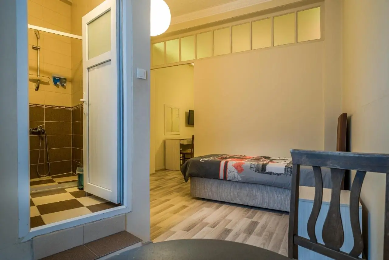 Erenler HoTeL & HosTeL