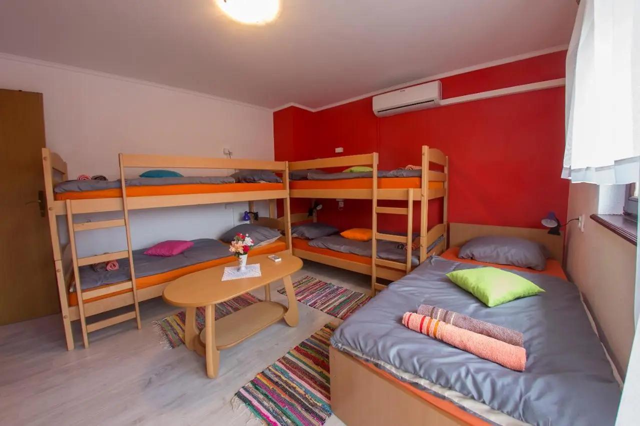 Hostel Adi