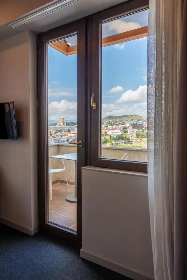 King Tamar Hotel By Luxuria Hotels