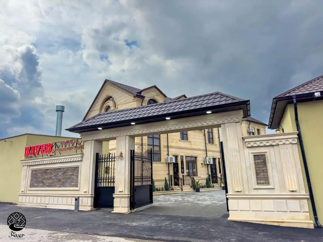 River Hotel Restaurant