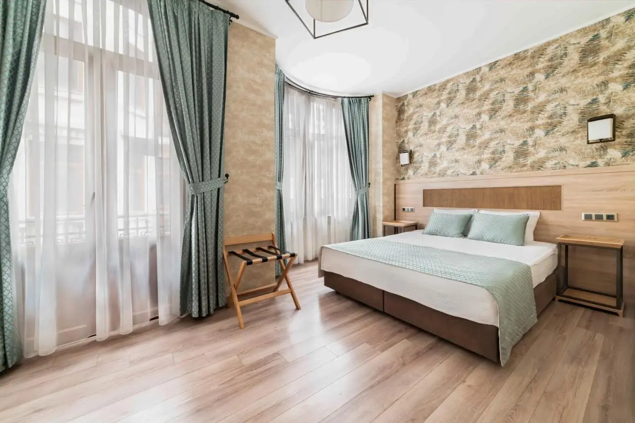 Castle Franco Suites