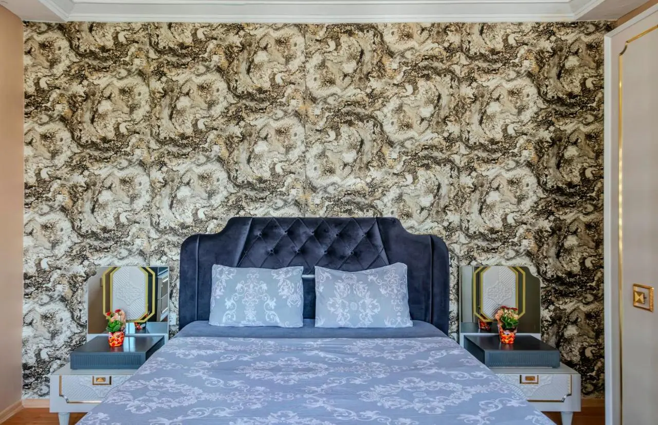 Palas Apartments