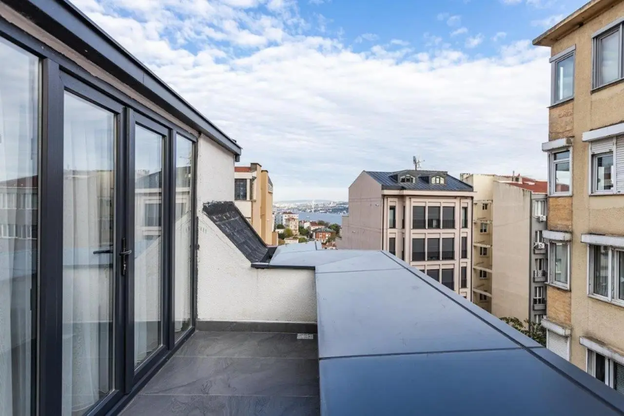 Duplex Penthouse wparking 3BD2Bath Views! #340