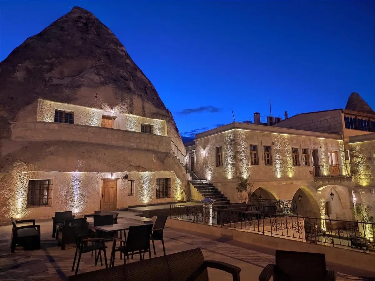 Cave Hotel Saksagan