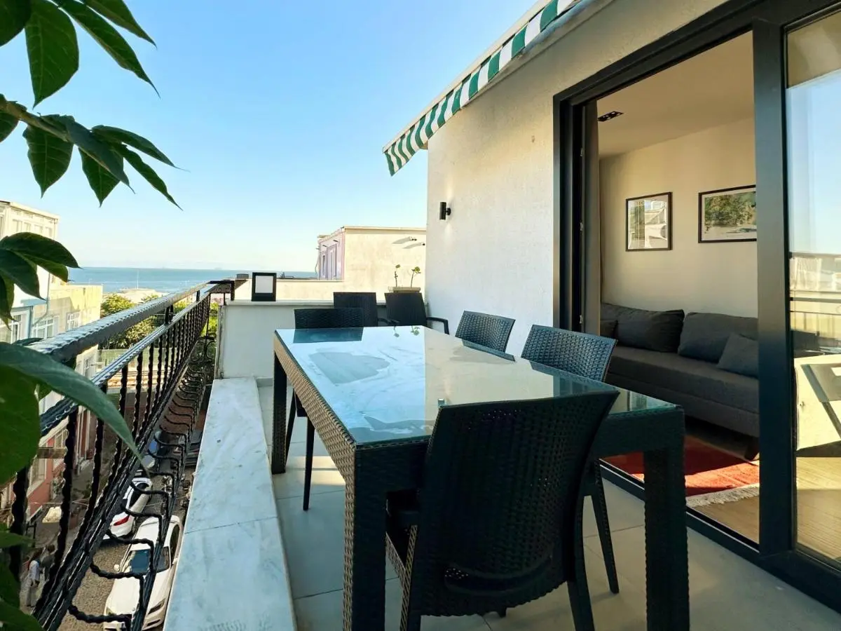 Sultan Pier Hotel