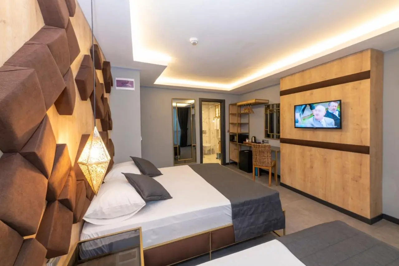 Fly And Stay Airport Hotel