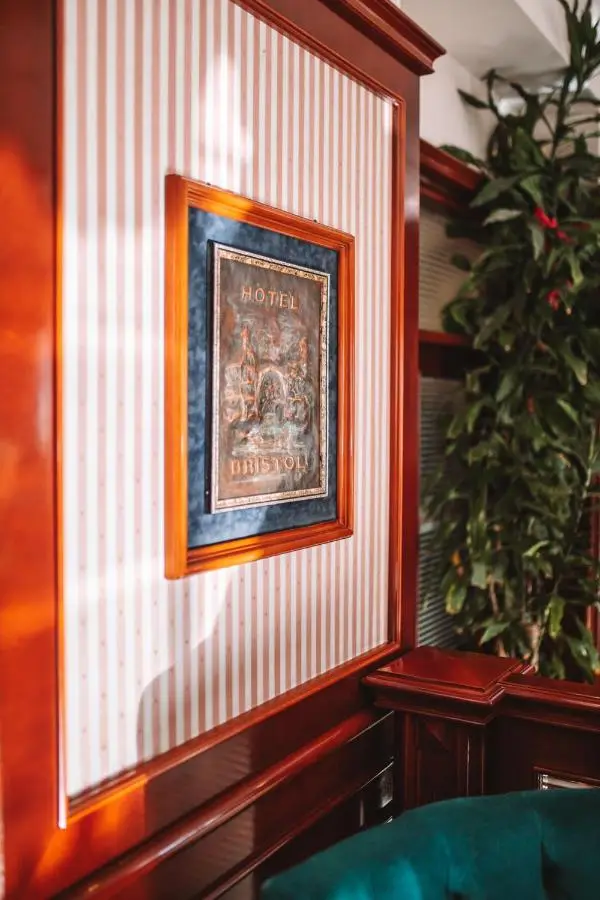 Hotel Bristol