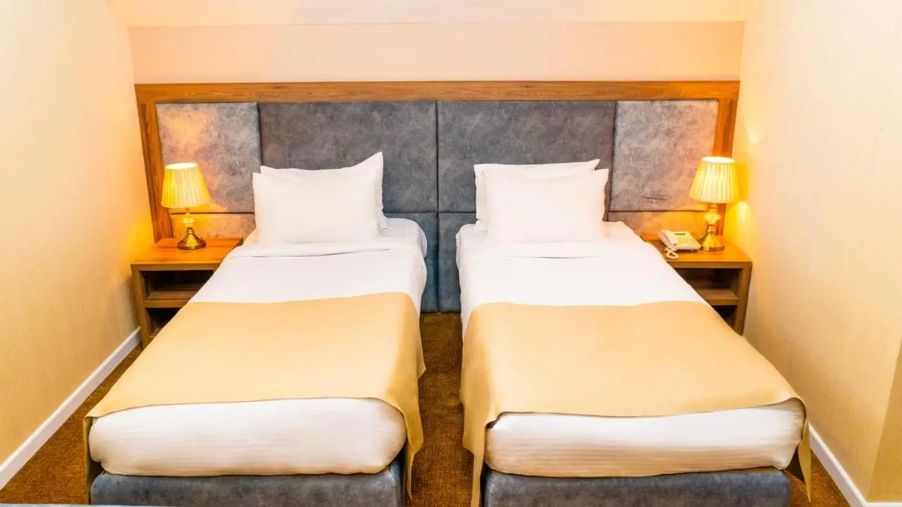 Grand Midway Hotel