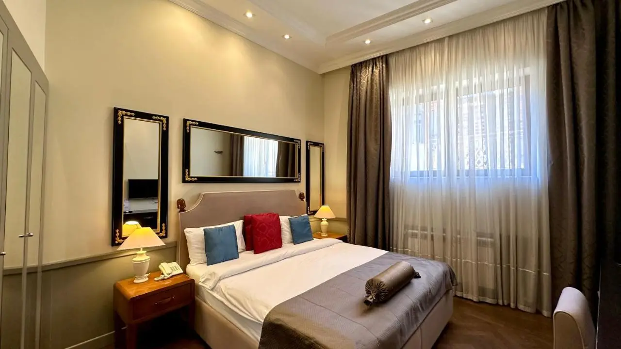 Seven Rooms Boutique Hotel