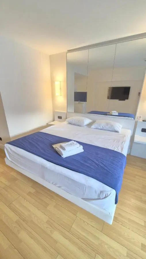 best VIP HOTEL panorama suites IN batumi R