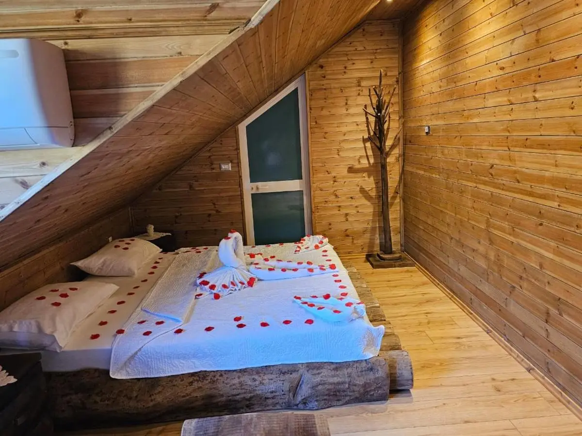 Bujtina Guri Hanit